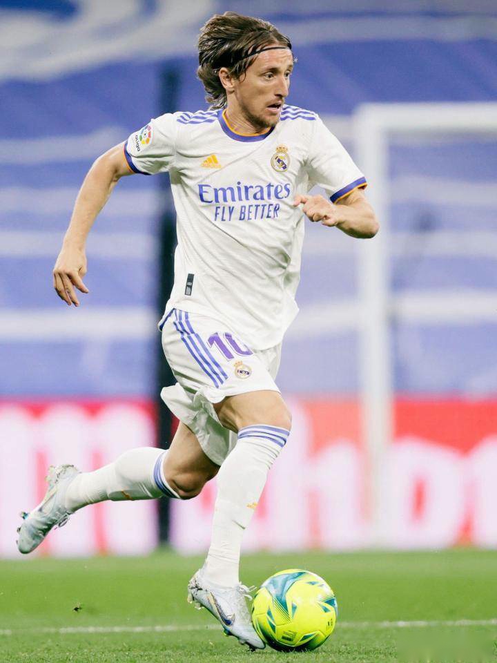 扑克判断如何减少偏差（如何降低扑克决策中的偏差）