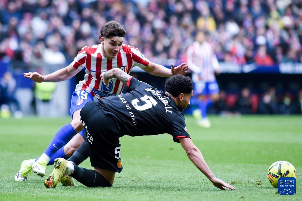 克尼佩尔快攻妙传 米勒跟进扣篮得手